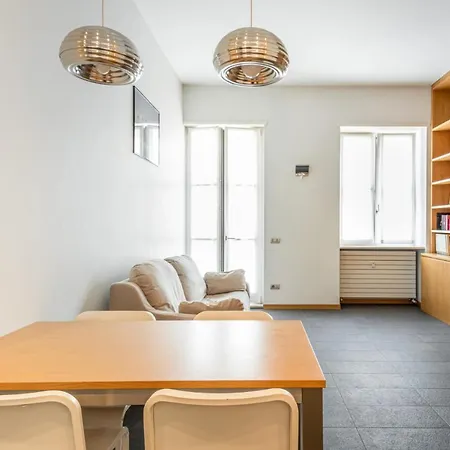 Apartment Easylife - Elegante Dimora Due Passi Dal Duomo Milan